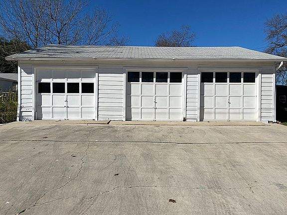 3rd image of 603 Shadwell Dr