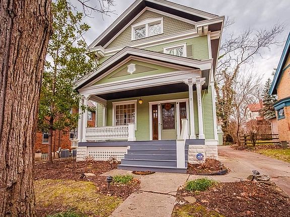 2nd image of 1107 Herschel Ave