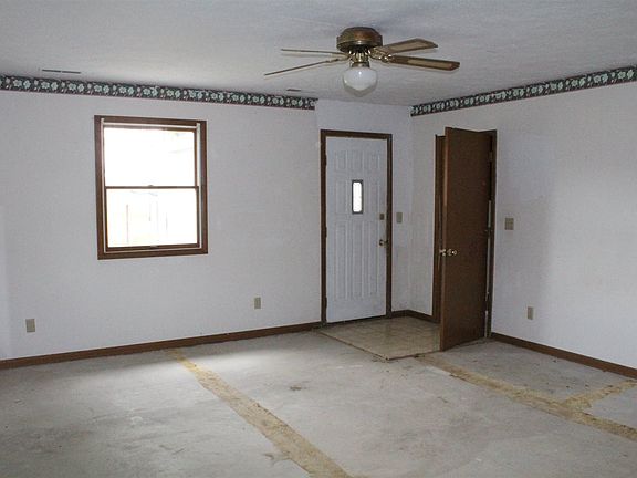 4th image of 40 S Kensington Ct