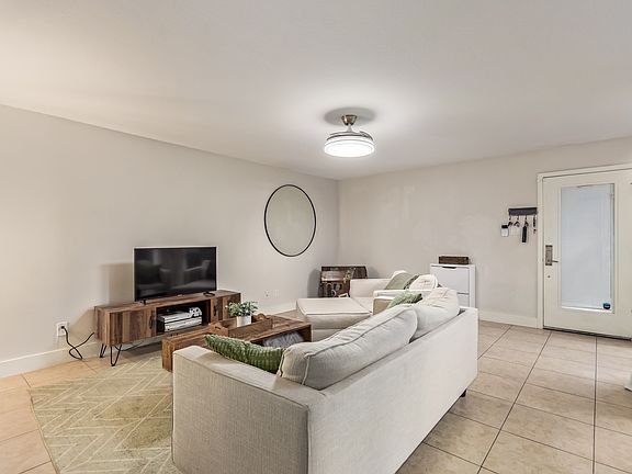 3rd image of 1225 E Medlock Dr Unit 102