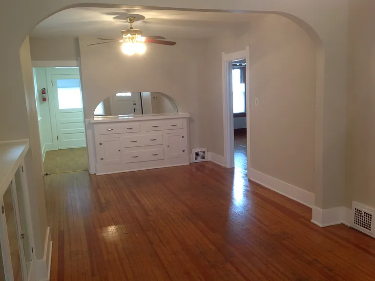 845 S Corona St — Photo 4
