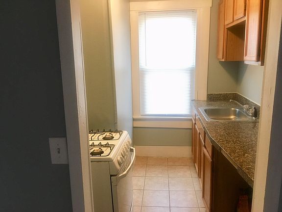 5th image of 90 Rosedale St Floor 2