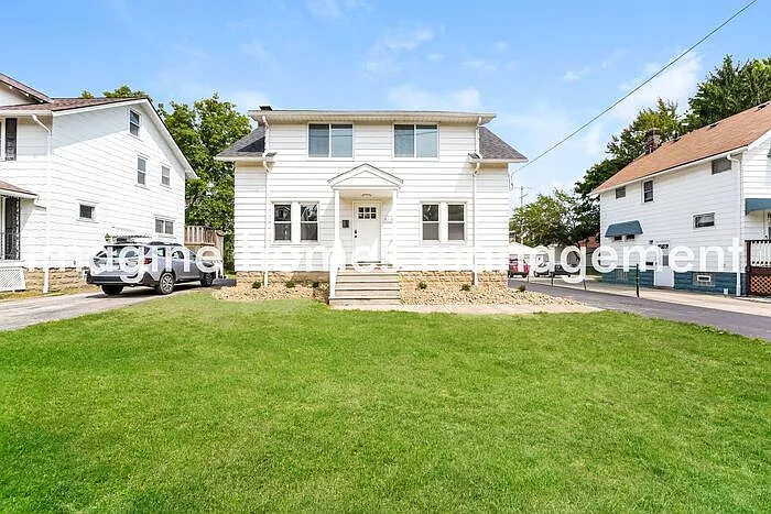 4 bed, 2.0 bath, 1540 sqft, $2,295 — Photo 2