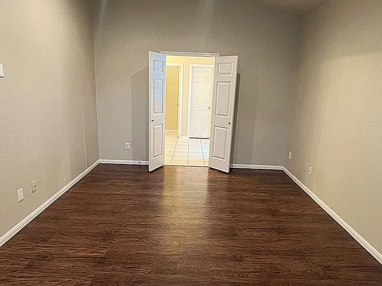 7031 Windy Run Ct — Photo 13