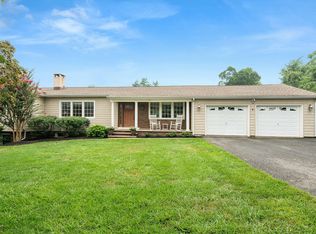 9 Robin Rd, Holmdel, NJ 07733