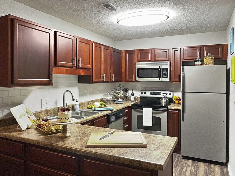 Lexington Farms Apartments — Photo 13