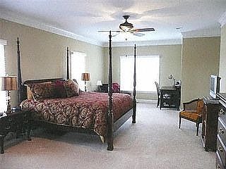 5th image of 26398 Crestwood Dr