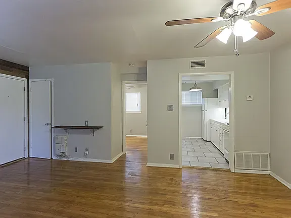 804 N Locust St — Photo 6
