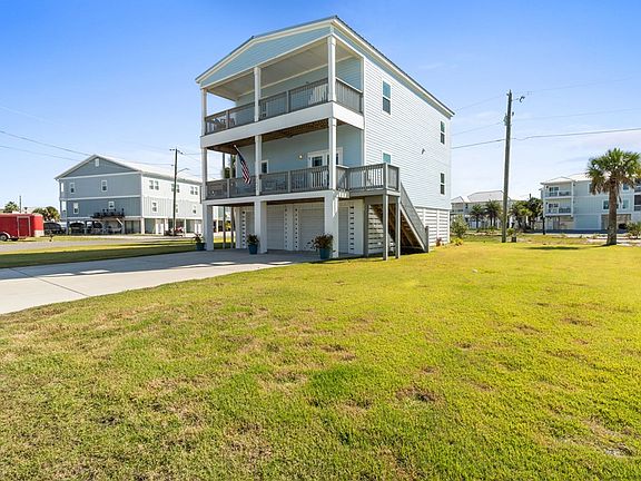 2nd image of 121 Miramar Dr
