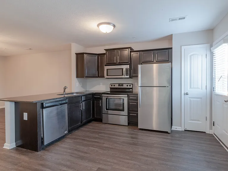 121 Melbourne Dr #D — Photo 7