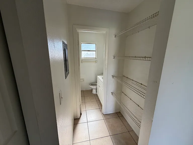 2300 W Cannon Ter NW #B — Photo 10