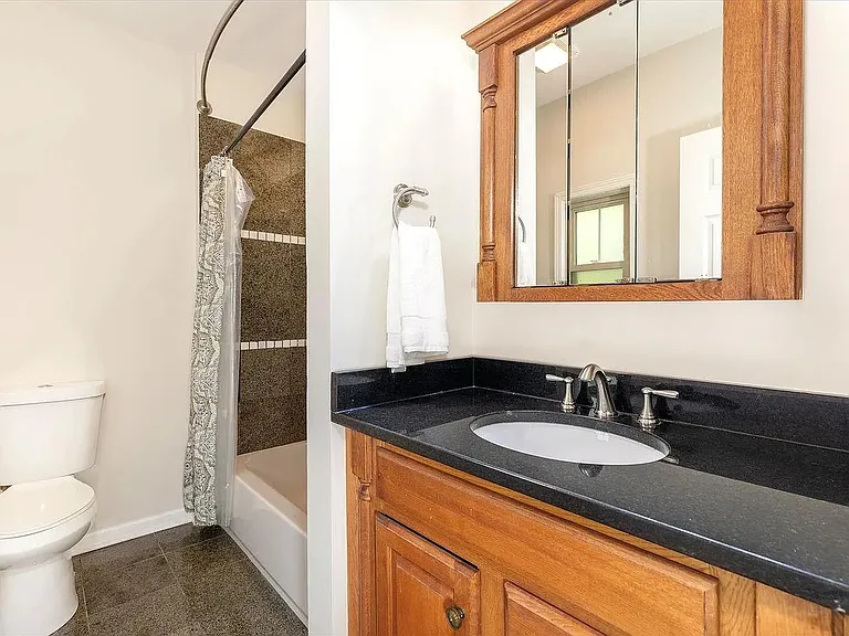 232 Des Plaines Ave #2 — Photo 21