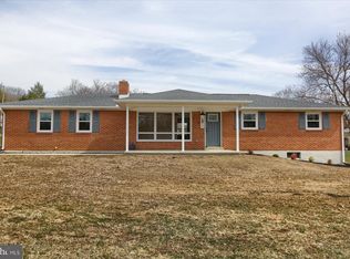 673 Piketown Rd, Harrisburg, PA 17112