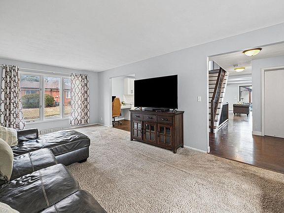 4th image of 4619 Gertrude Ln