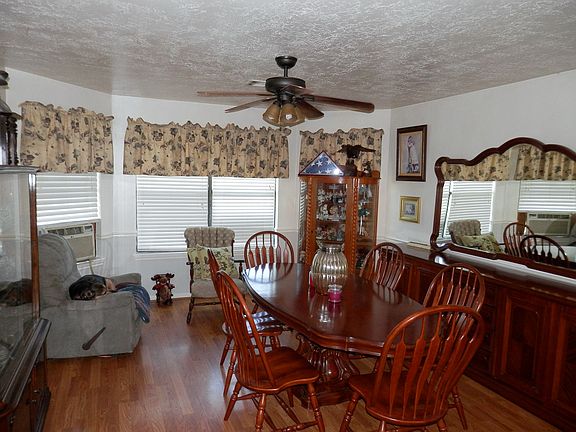 3rd image of 410 White Cedar Trl