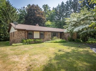 4050 Timberview Dr, Howell, MI 48843