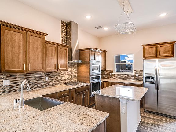 2nd image of 404 Vista Bonita St