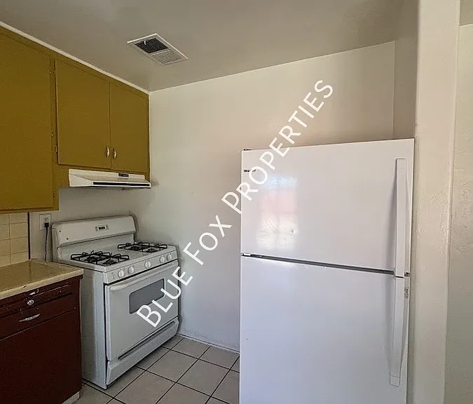 949 N Montezuma Ave #1 — Photo 4