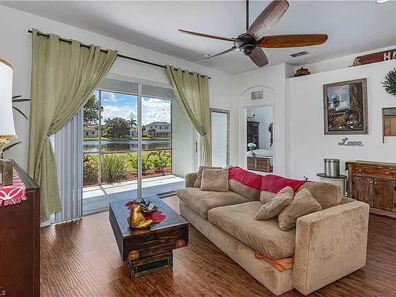 3rd image of 2657 Sunset Lake Dr