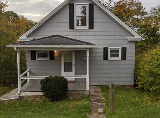 1114 1/2 Ferree St, Coraopolis, PA 15108