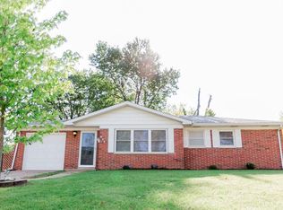 220 Chevy Chase Dr, Belleville, IL