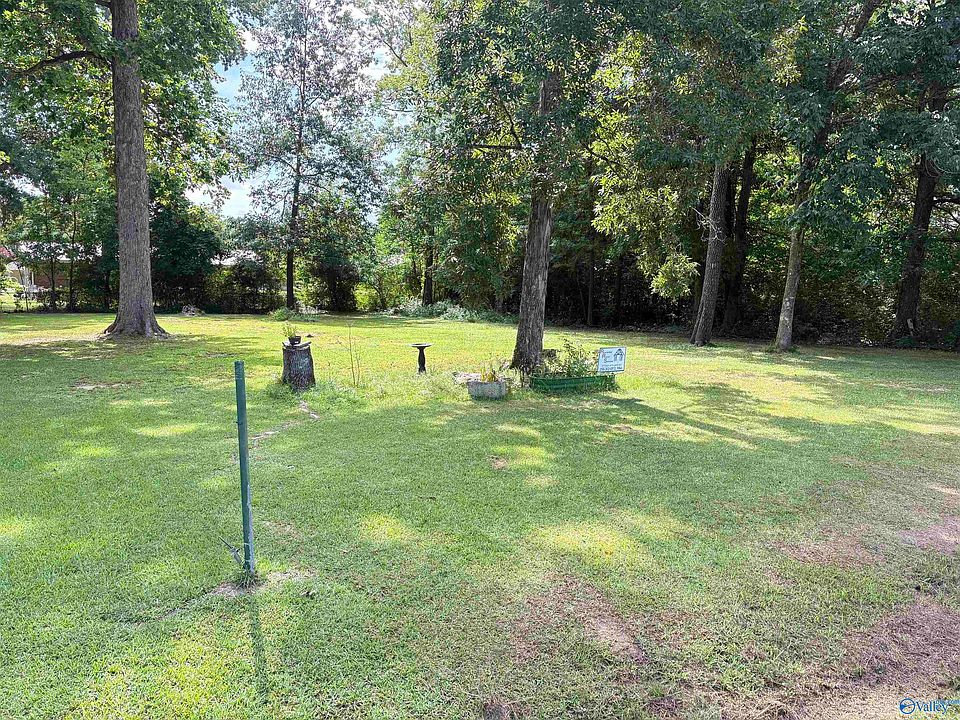 1st image of 325 Woodall Ln