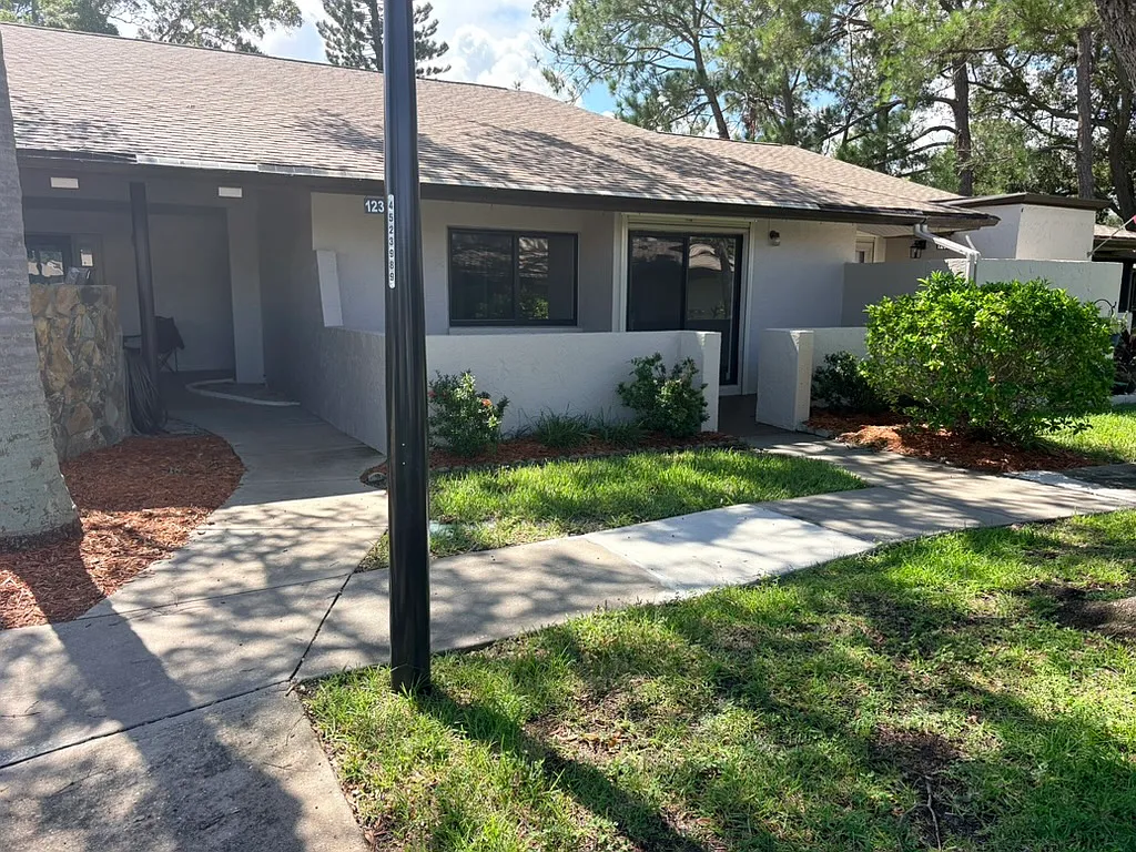 2 bed, 1110 sqft, $1,950 — Photo 1