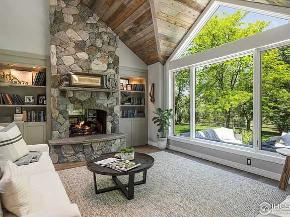 4th image of 5575 Saint Vrain Rd