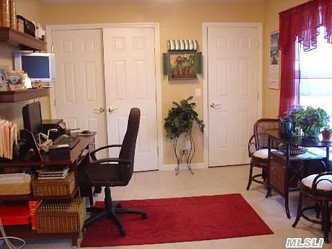 4th image of 33 Rose Ln