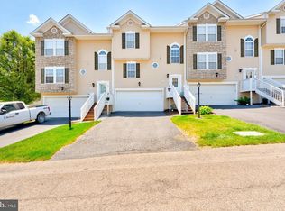 216 Mountain Dr, Carnegie, PA 15106