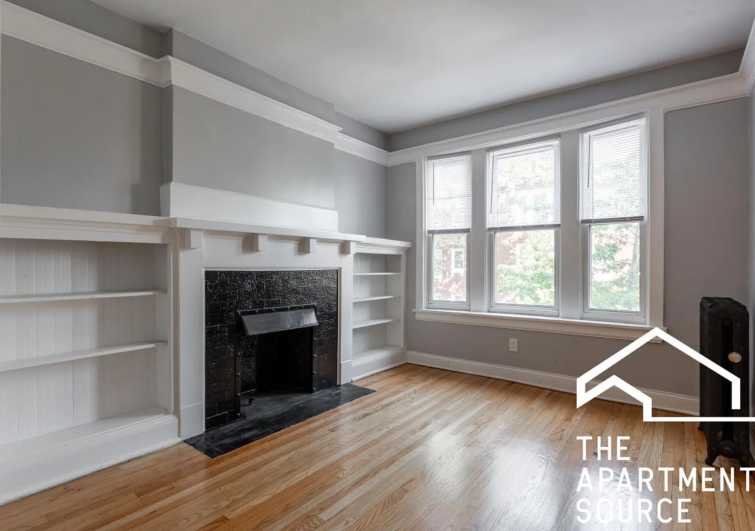 3 bed, 1200 sqft, $2,400 — Photo 2