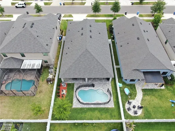 1209 Florablu Dr, Seffner, FL 33584