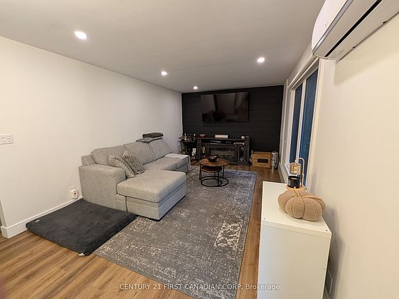 5th image of 22827 Melbourne Rd