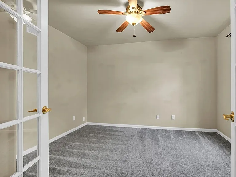 709 Indigo Dr — Photo 7
