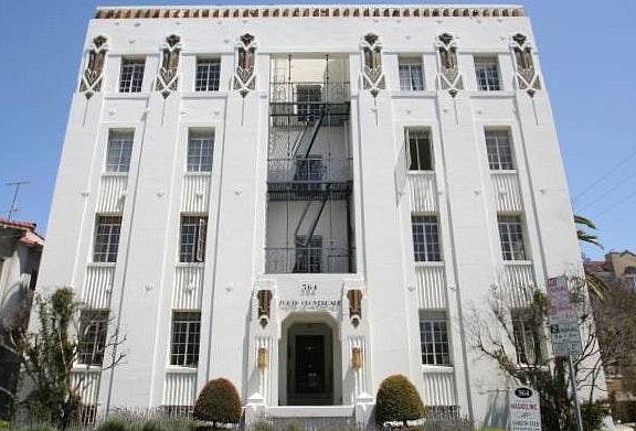5th image of 364 S Cloverdale Ave #B2