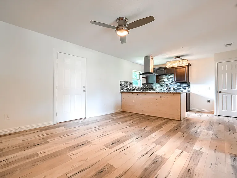 1246 Woodburn Trl — Photo 8