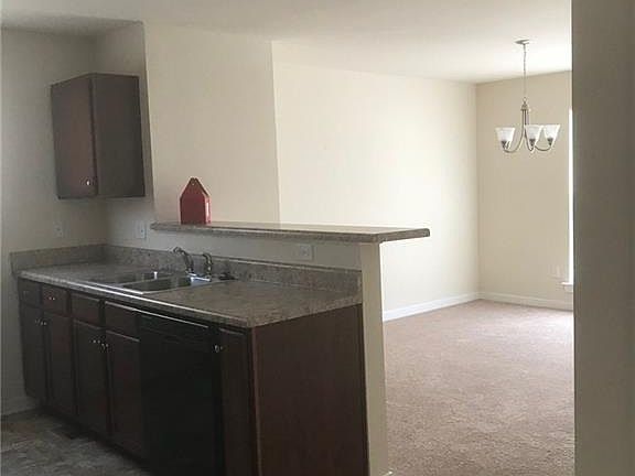 5th image of 3117 Divine Dr
