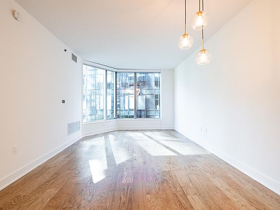 2nd image of 333 Beale St APT 5C