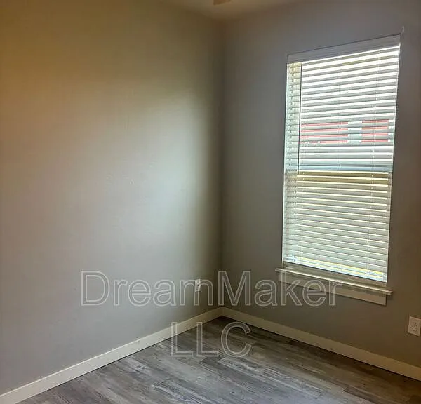 3010 SE 34th St — Photo 5