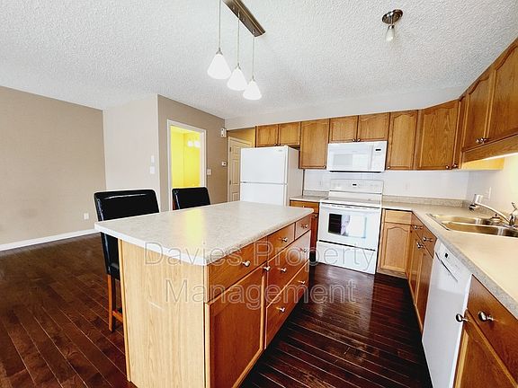 4th image of 12104 16th Ave SW #25