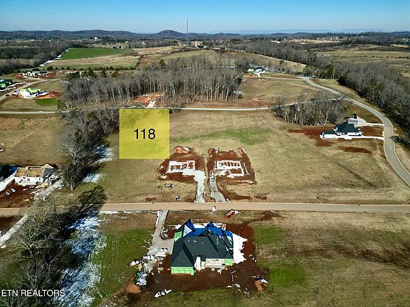 4th image of 1226 Kellys View Dr