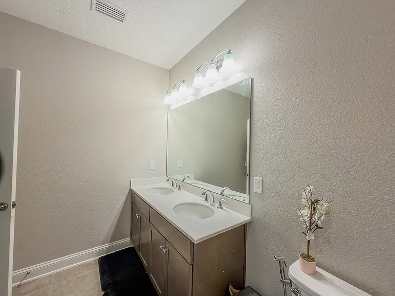11368 Newtonian Blvd — Photo 13