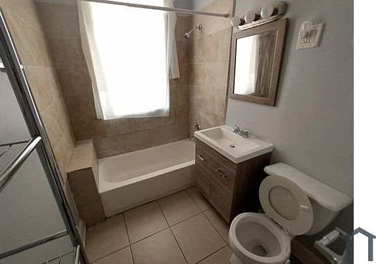 5th image of 6125 S Eberhart Ave #3