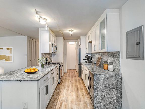 5th image of 101 S Plaza Pl APT 1412