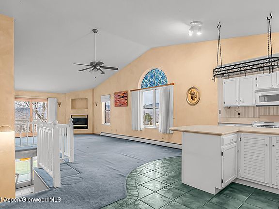 4th image of 12 W Ridge Ct