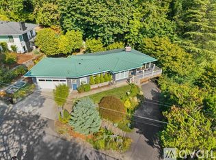 2425 SW Hamilton St, Portland, OR 97239