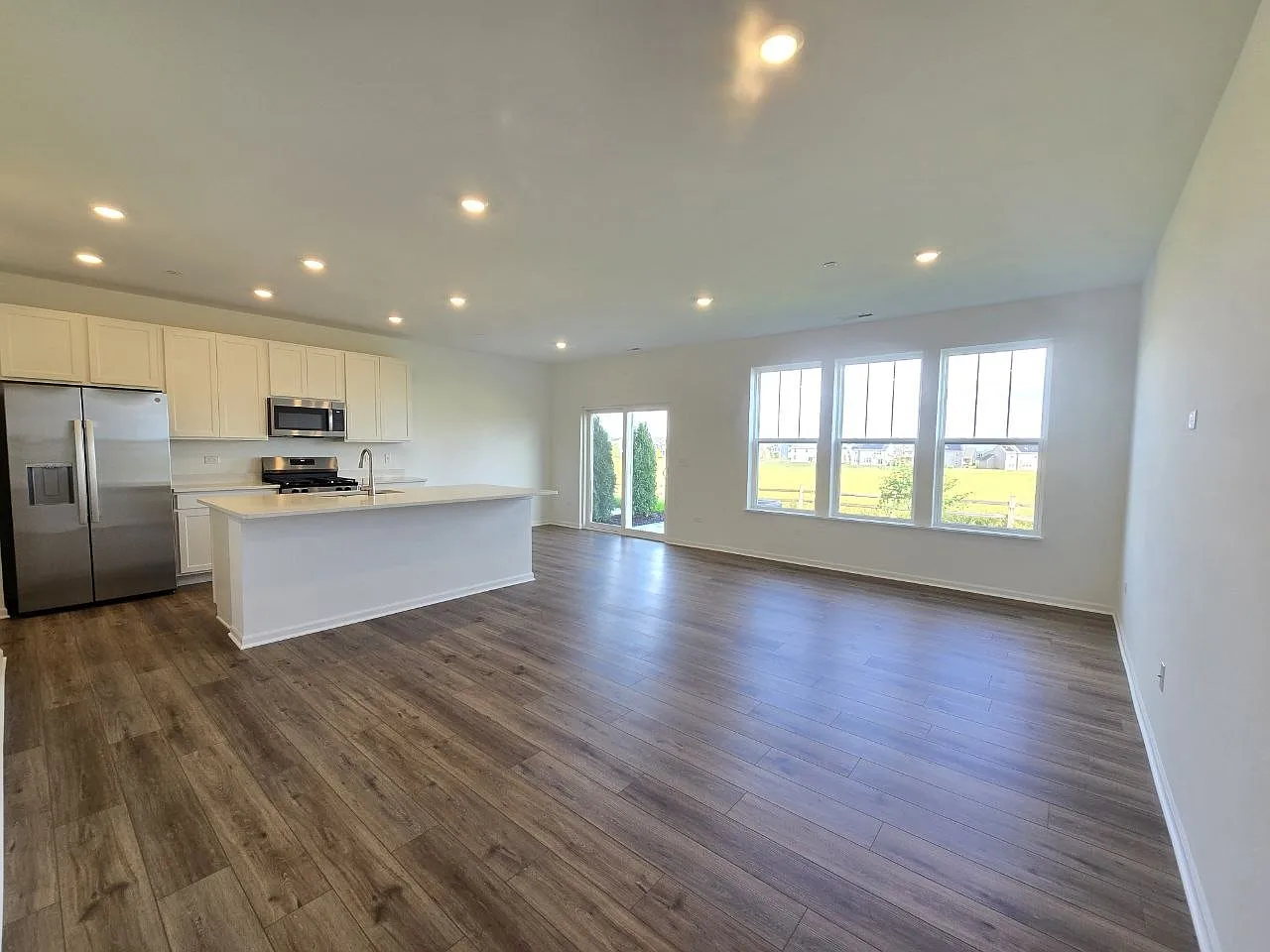 3 bed, 2.5 bath, 1840 sqft, $2,750 — Photo 4