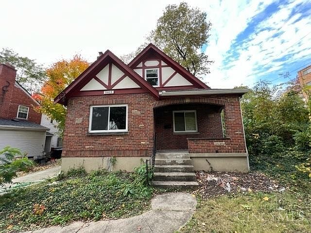1st image of 5815 Twin Oak Dr