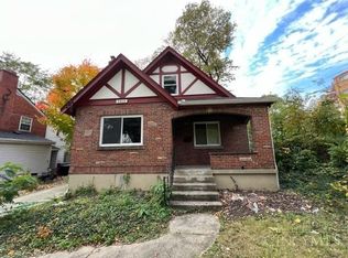 5815 Twin Oak Dr, Cincinnati, OH 45224