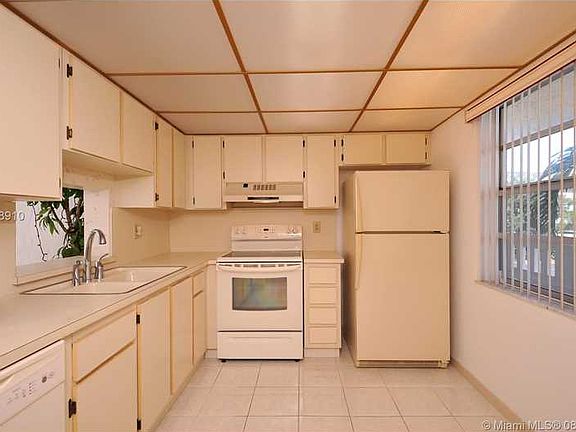 4th image of 200 SE 5th Ave APT 205